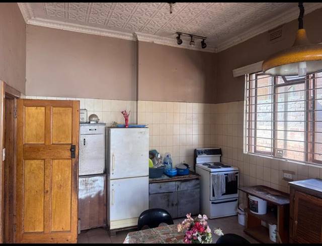 3 BEDROOM HOUSE FOR SALE IN YEOVILLE